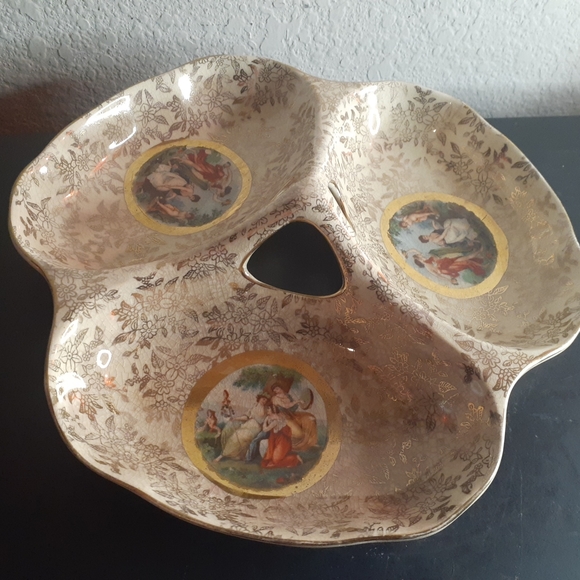 GORGEOUS Antique Empire England Shelton Ivory 9" Divided Bowl. - Picture 4 of 5